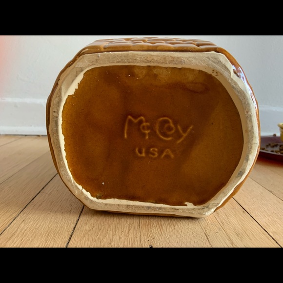 McCoy Wishing Well cookie jar - Picture 7 of 7